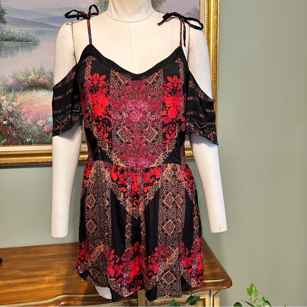 Kendall + Kylie Black Red Purple Orange
Boho Floral Off Shoulder Romper Shorts